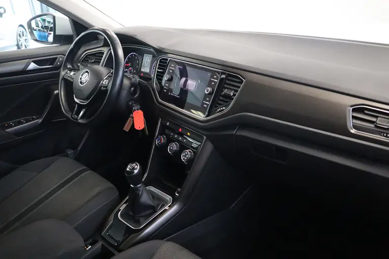 Volkswagen T-Roc 1.5 TSI Style 150pk Panoramadak Full-Led Navigatie 18'lmv afbeelding 19