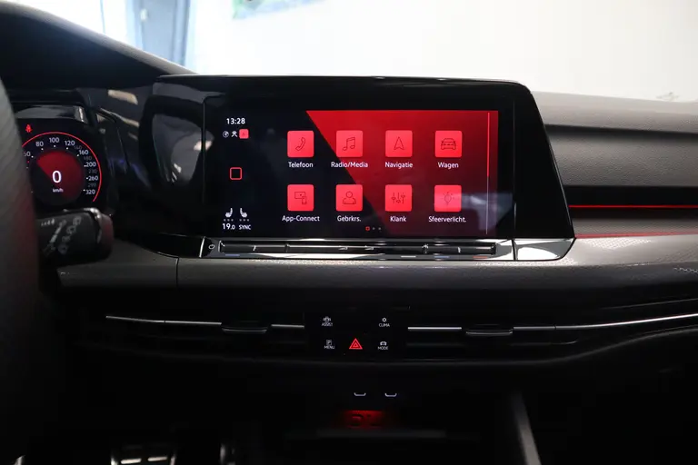 Volkswagen Golf 2.0 TSI GTI ACC Navi Panoramadak Milltek Uitlaat afbeelding 15