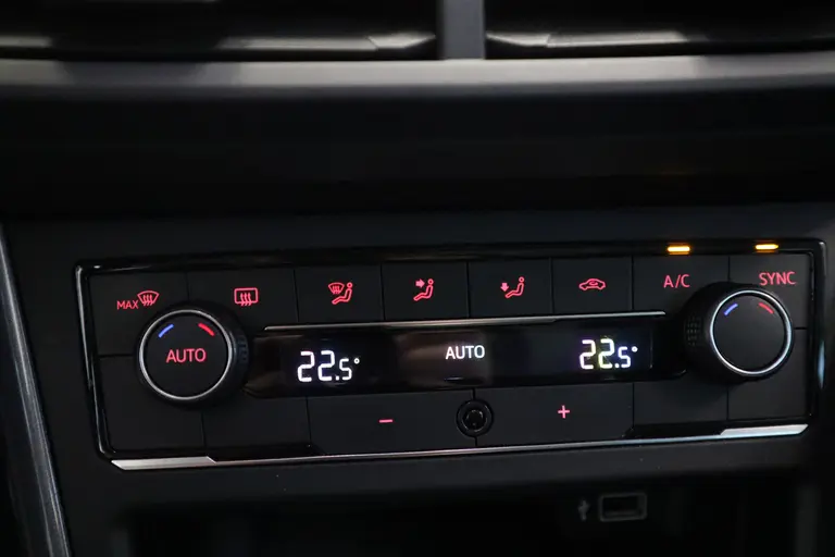 Volkswagen Polo 1.0 TSI Highline ACC Climate Automaat NAP Trekhaak afbeelding 11