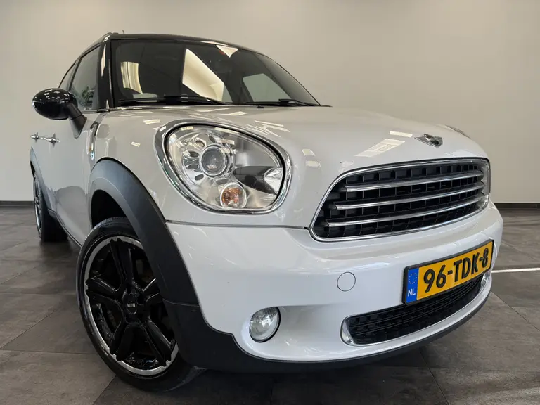 MINI Countryman 1.6 Cooper Chili 17'lmv Airco CruiseControl Two-Tone afbeelding 4