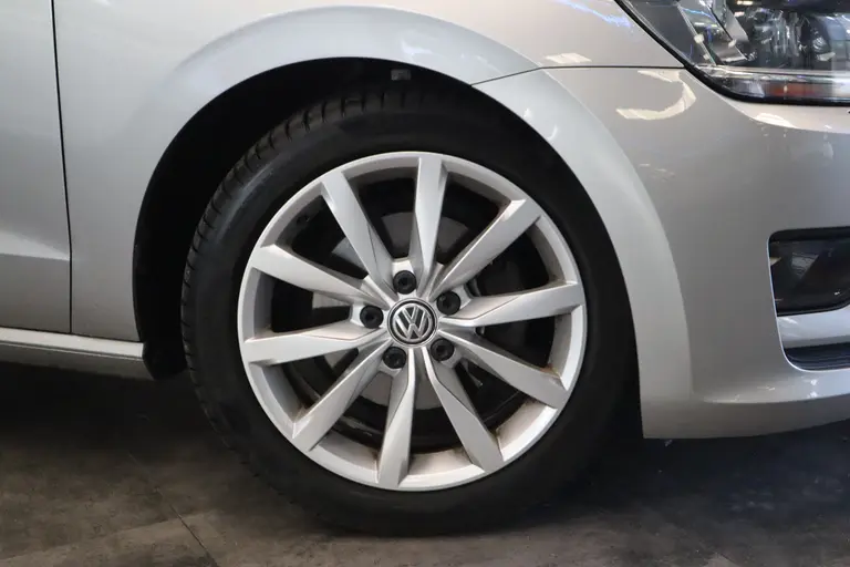 Volkswagen Golf Sportsvan 1.4 TSI Business Edition Navigatie 17LMV CruiseControl Trekhaak * 2e Paasdag zijn wij geopend van 12:00 tot 17:00uur! * afbeelding 6