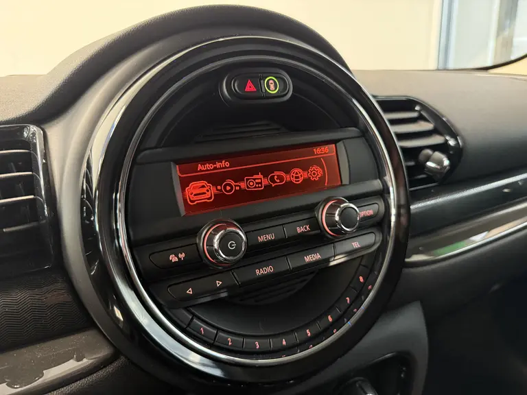 MINI Clubman 1.5 One Pepper ClimateControl 17'lmv TwoTone lak PDC * 2e Paasdag zijn wij geopend van 12:00 tot 17:00uur! * afbeelding 15