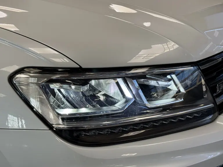 Volkswagen Tiguan 1.5 TSI ACT Highline Business R ACC Panoramadak 19'LM VCP NAP! afbeelding 5