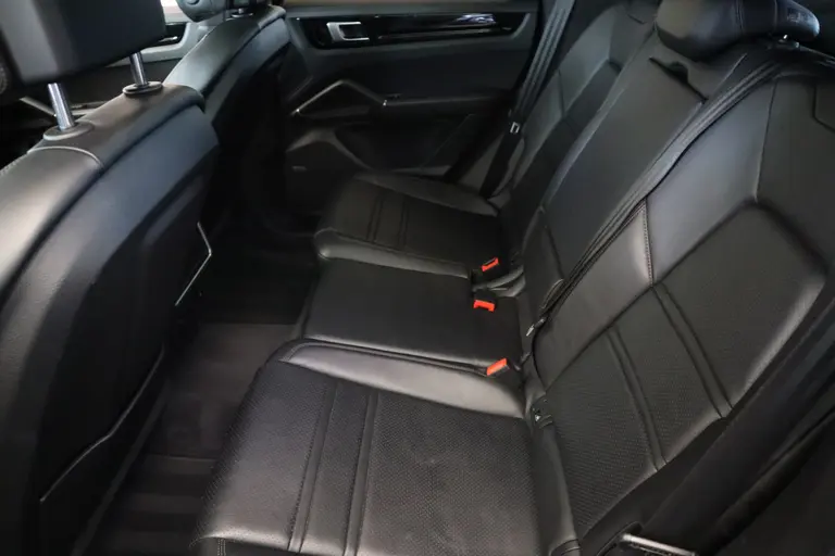 Porsche Cayenne Coupé 2.9 S Navi ACC Panoramadak Sport Chrono 22''LM Head-UP 441PK! afbeelding 37