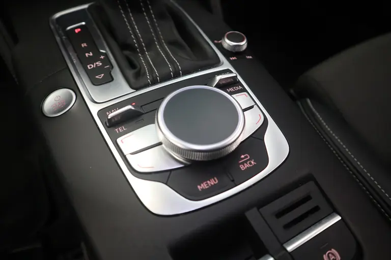 Audi A3 Sportback 1.4 e-tron PHEV Ambition Pro Line plus Cruise/Climate Navi Panoramadak 18''LM Trekhaak afbeelding 16