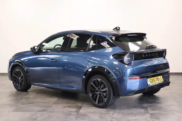 Lancia Ypsilon Edizione Cassina Limitata 51 kWh 5-Drs. Full-led Navigatie Massagestoel afbeelding 3