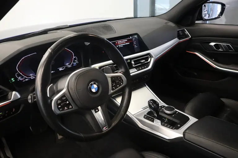 BMW 3-serie 330e High Executive Schuif/kanteldak ACC PDC Navi Co-Pilot HI-FI Laser Led Head-up Leder 20''LM M-Performance afbeelding 24