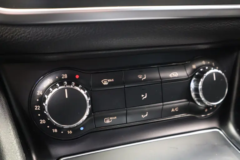 Mercedes-Benz CLA-Klasse Shooting Brake 180 Business Solution Navigatie CruiseControl 18'lmv afbeelding 14