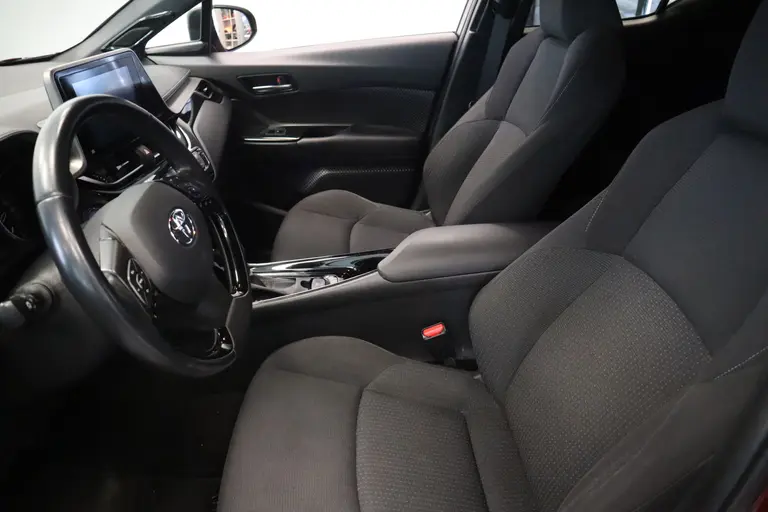 Toyota C-HR 1.8 Hybrid Style Navigatie afneembare trekhaak stoelverwarming JBL Cruise Control afbeelding 6