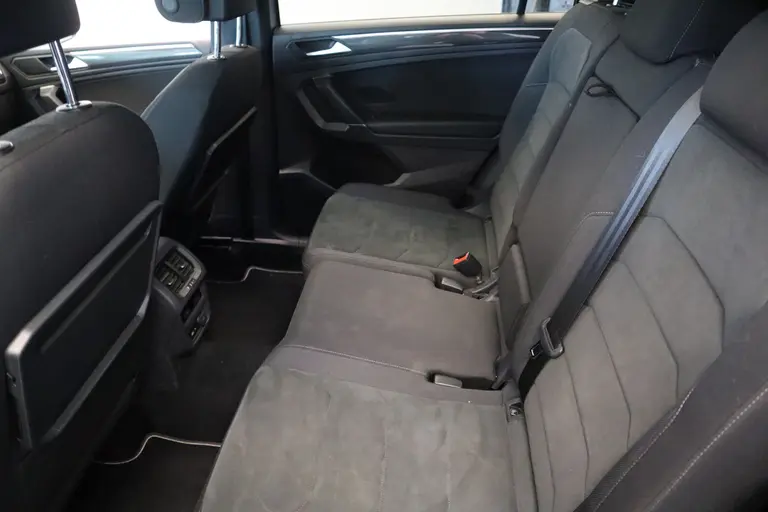 Volkswagen Tiguan Allspace 1.5 TSI Highline Business R 7-Persoons Panoramadak Navigatie Camera CruiseControl * 2e Paasdag zijn wij geopend van 12:00 tot 17:00uur! * afbeelding 25