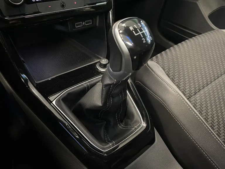Volkswagen T-Cross 1.0 TSI Life R-line Uitv 116pk 17LMV Apple Carplay Cruise Control PDC 2 Jaar garantie mogelijk* ( vraag naar de voorwaarde) afbeelding 14