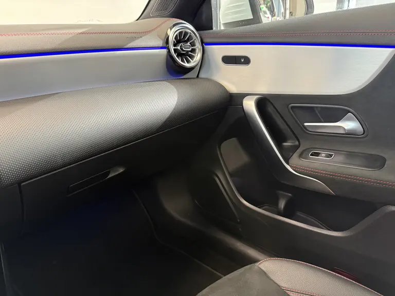 Mercedes-Benz CLA-Klasse 200 AMG Line Panoramadak Full-led Sfeerverlichting * 2e Paasdag zijn wij geopend van 12:00 tot 17:00uur! * afbeelding 19