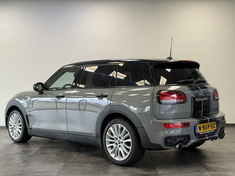 MINI Clubman 1.5 One Pepper ClimateControl 17'lmv TwoTone lak PDC * 2e Paasdag zijn wij geopend van 12:00 tot 17:00uur! * afbeelding 3