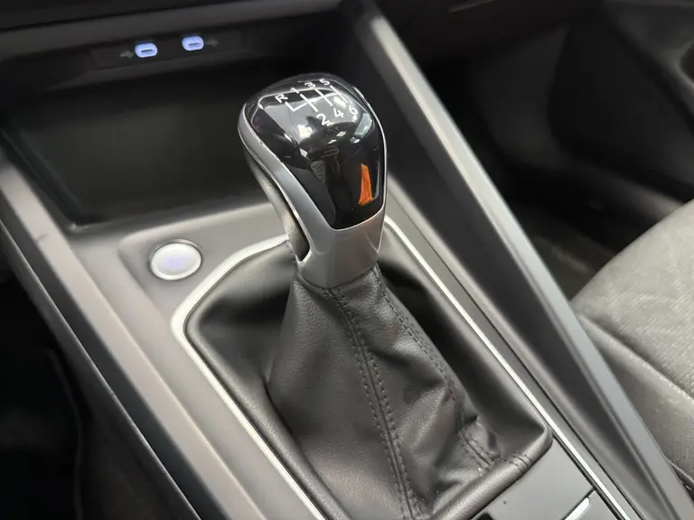Volkswagen Golf 1.5 TSI Highline Business R 150pk Panorama Navigatie Sfeerverliching DAB+ Apple Carplay Cruise Control 17LMV afbeelding 15
