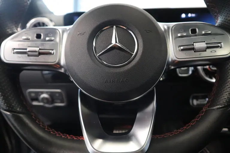 Mercedes-Benz GLA 250 e Business Solution AMG Limited Pano dak LED CC Lane Assist afbeelding 12
