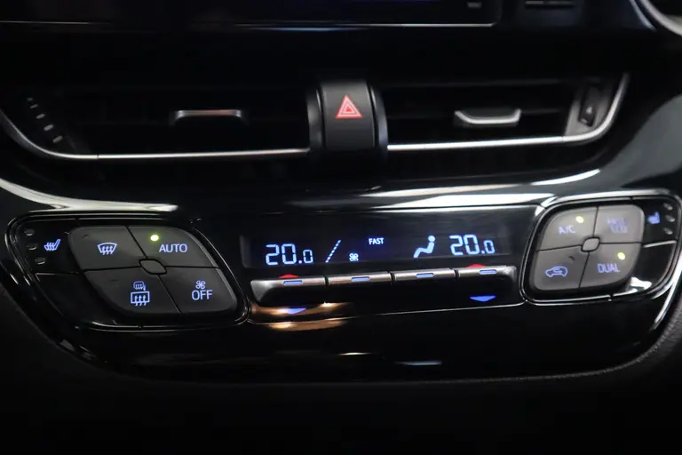 Toyota C-HR 1.8 Hybrid Style Navigatie afneembare trekhaak stoelverwarming JBL Cruise Control afbeelding 12