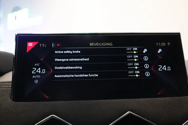 DS DS 3 Crossback 1.2 PureTech Performance Line Full-led Navigatie 18'lmv 2 jaar garantie mogelijk* (vraag naar de voorwaarden) afbeelding 16