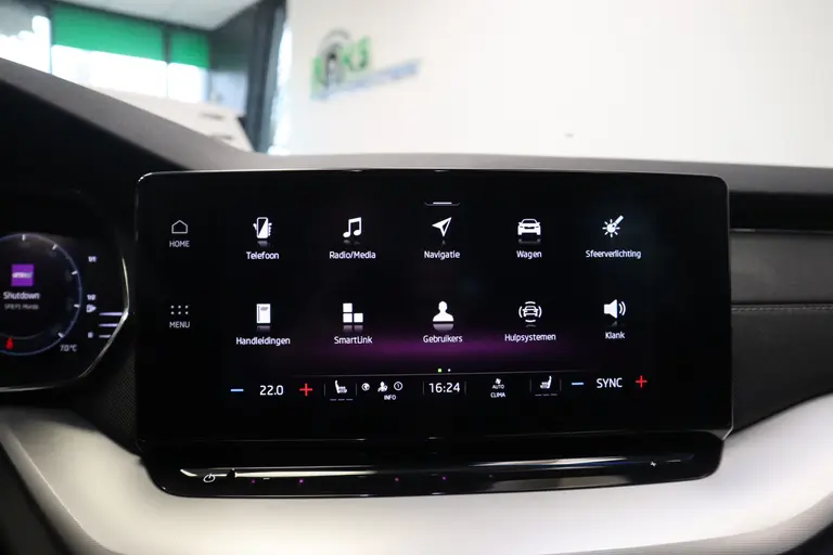 Skoda Octavia Combi 1.0 e-TSI Business Edition Plus Navigatie Cruise Control  Sfeerverlichting 17LMV lane Assist 2 Jaar garantie mogelijk* ( vraag naar de voorwaarde) afbeelding 16