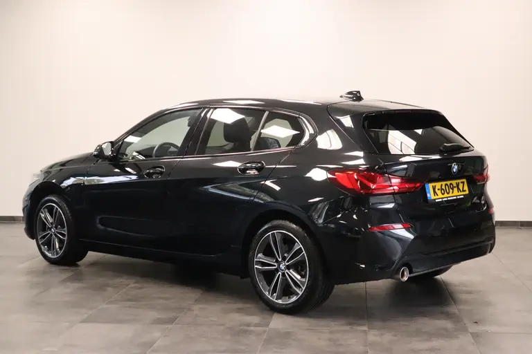 BMW 1-serie 118i Executive Edition 5-deurs Automaat (136pk) Live Cockpit Professional afbeelding 3