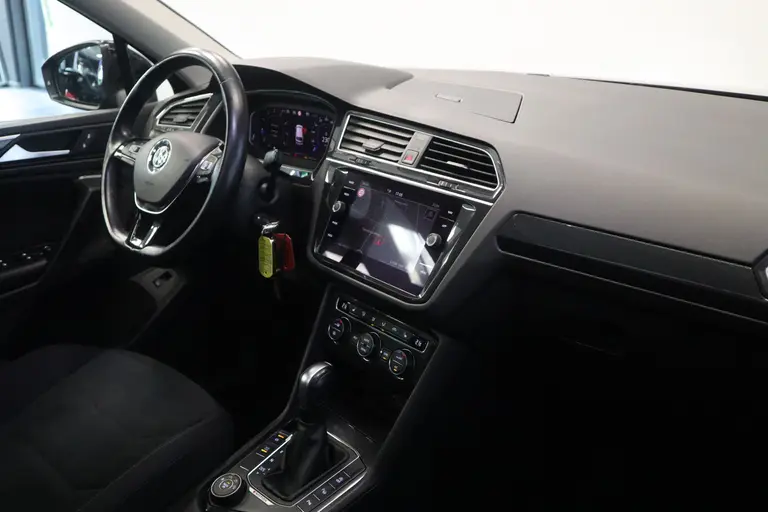 Volkswagen Tiguan 2.0 TSI 4Motion Highline Business R DSG Panoramadak Lane-Assist R-Line afbeelding 25