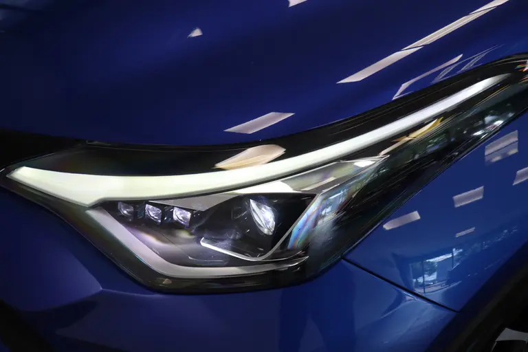 Toyota C-HR 1.8 Hybrid Bi-Tone Keyless Go & Start afbeelding 4