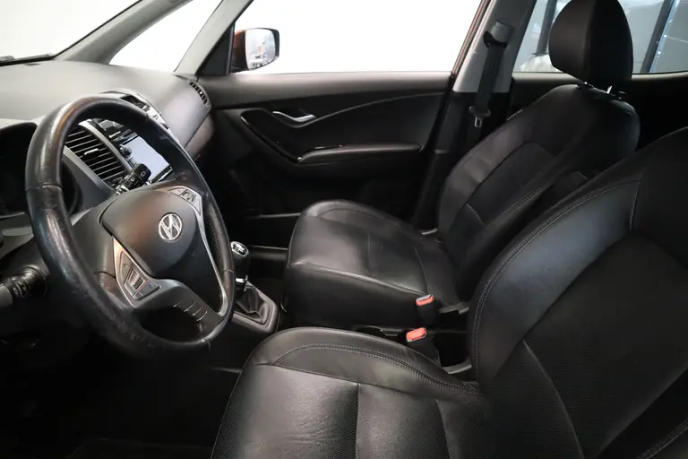 Hyundai ix20 1.4i Pro ECC 17'' LM Trekhaak Navi PDC afbeelding 7