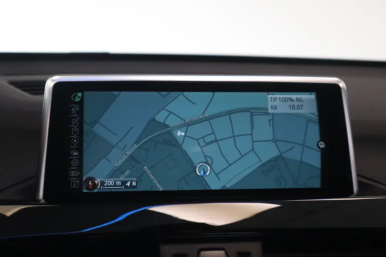 BMW X1 xDrive20i Centennial High Executive M-Sport Navigatie Cruise Control 18LMV  volleder interieur  stoelverwarming * 2e Paasdag zijn wij geopend van 12:00 tot 17:00uur! * afbeelding 15