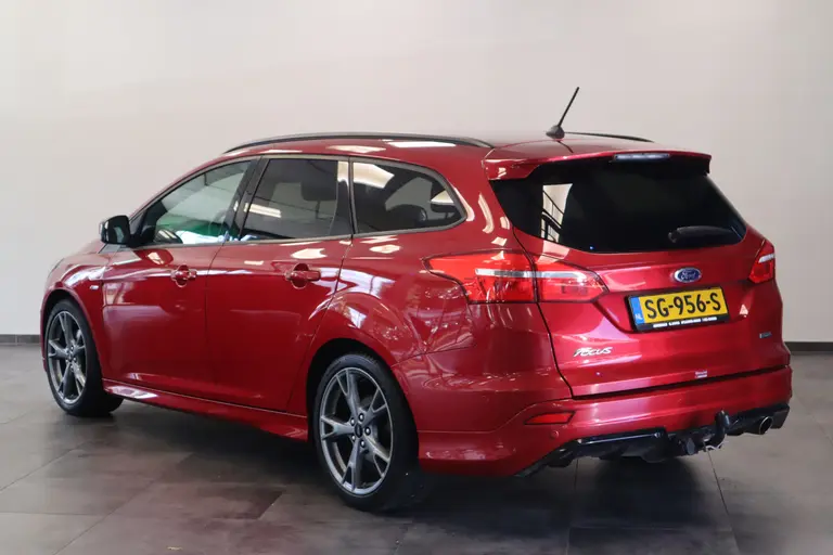 Ford FOCUS Wagon 1.5 ST-Line Navigatie CruiseControl Trekhaak NAP afbeelding 4