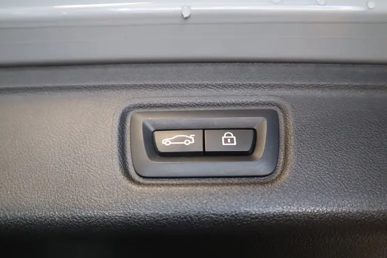 BMW 3 Serie Touring 320e Schuif/Kanteldak Harman Kardon Head-Up Elek. stoelen afbeelding 19