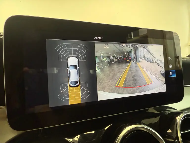Mercedes-Benz GLC Coupé 300e 4MATIC Business Solution AMG Panoramadak PDC Achteruitrijcamera !! 2e Pinksterdag zijn wij geopend van 12.00 tot 17.00u !! afbeelding 22