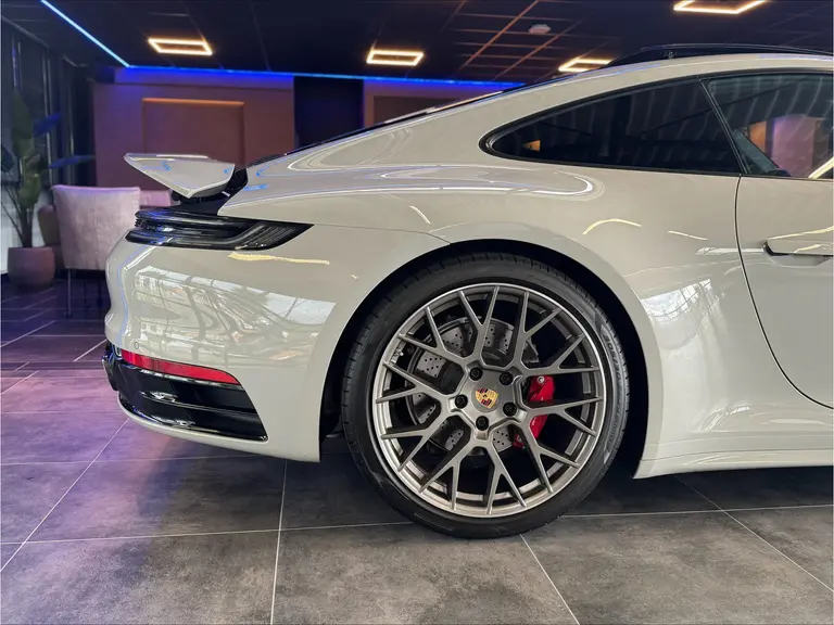 Porsche 911 3.0 Carrera 4S Sport chrono Bose Dealer onderhouden Kreide Grau Panoramadak ACC 450PK! afbeelding 16