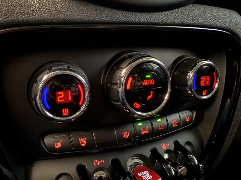MINI Clubman 1.5 One Pepper ClimateControl 17'lmv TwoTone lak PDC * 2e Paasdag zijn wij geopend van 12:00 tot 17:00uur! * afbeelding 12