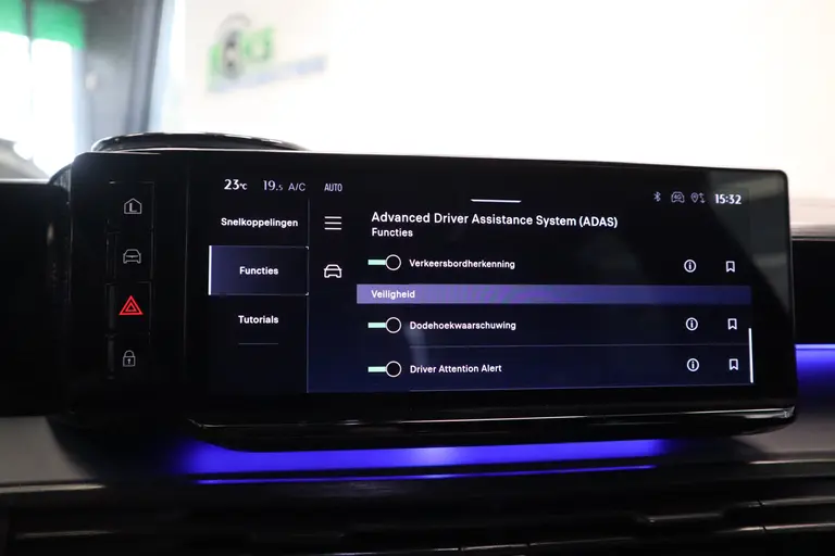 Lancia Ypsilon Edizione Cassina Limitata 51 kWh 5-Drs. Full-led Navigatie Massagestoel afbeelding 14