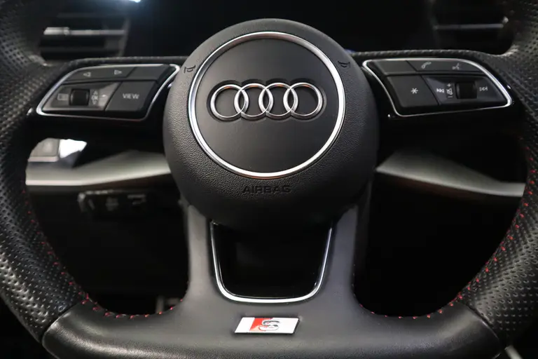 Audi A3 Sportback 35 TFSI S edition 150pk Navigatie 17LMV  volleder interieur Cruise Control parking ass. afbeelding 7