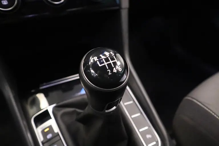 Volkswagen Golf Sportsvan 1.4 TSI Business Edition Navigatie 17LMV CruiseControl Trekhaak * 2e Paasdag zijn wij geopend van 12:00 tot 17:00uur! * afbeelding 14