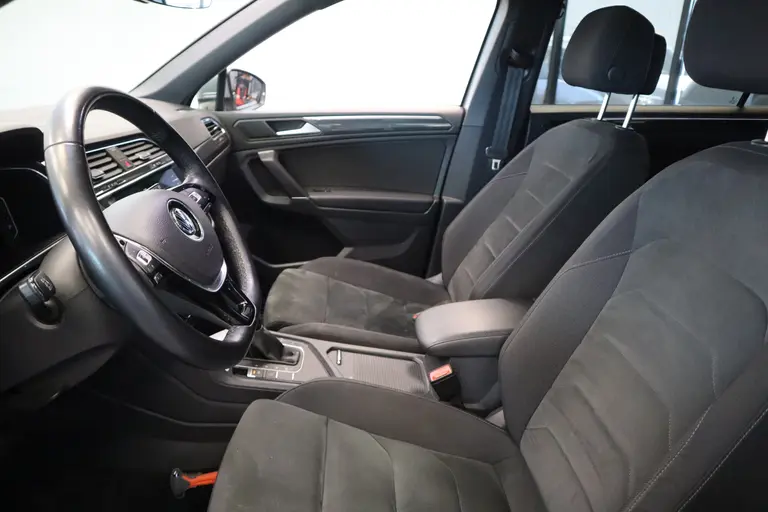 Volkswagen Tiguan Allspace 1.5 TSI Highline Business R 7-Persoons Panoramadak Navigatie Camera CruiseControl * 2e Paasdag zijn wij geopend van 12:00 tot 17:00uur! * afbeelding 11