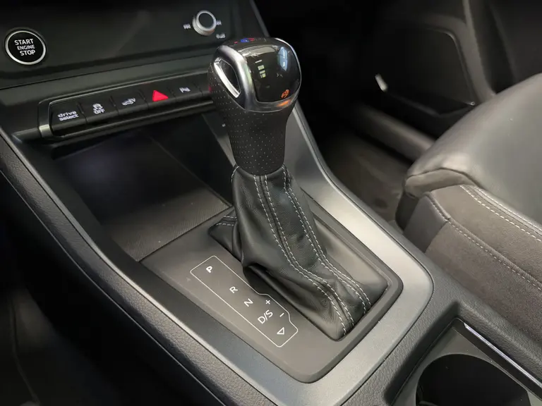 Audi Q3 45 TFSI e S edition Panorama 20LMV Climate Control Navigatie afbeelding 14
