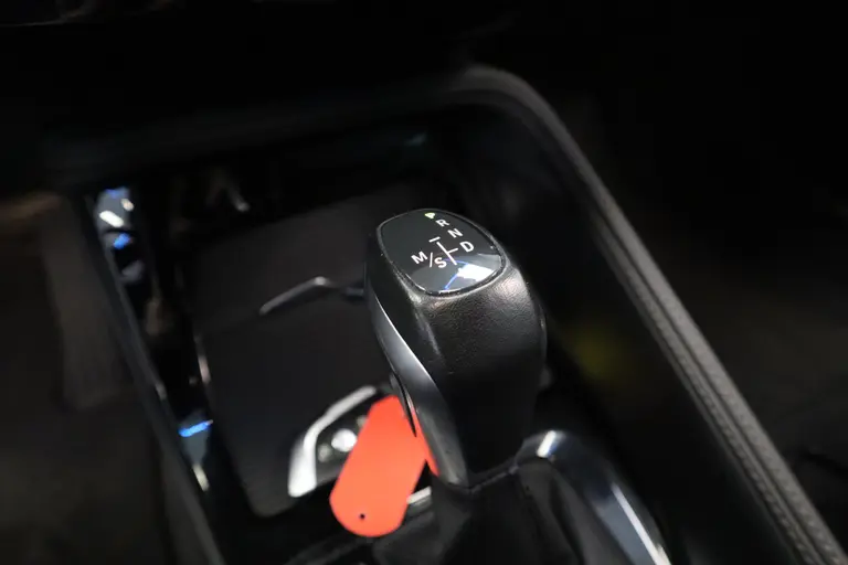 BMW X1 xDrive20i Centennial High Executive M-Sport Navigatie Cruise Control 18LMV  volleder interieur  stoelverwarming * 2e Paasdag zijn wij geopend van 12:00 tot 17:00uur! * afbeelding 18