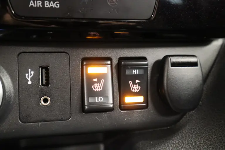 Nissan Leaf Acenta 40 kWh 150PK Navigatie, Cruise Control 360 Camera, 16LMV. Valt in de Subsidie regeling. * 2e Paasdag zijn wij geopend van 12:00 tot 17:00uur! * afbeelding 14