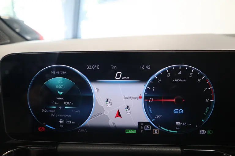 Mercedes-Benz GLA 250 e Business Solution AMG Limited Pano dak LED CC Lane Assist afbeelding 21