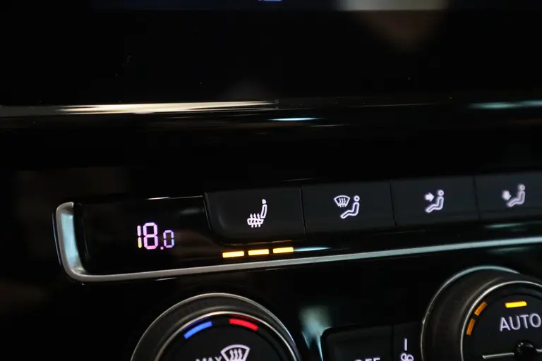 Volkswagen Golf 1.4 TSI PHEV GTE Cruise ACC Panodak 18" LM Stoelverwarming Climate Navi Carplay/Android afbeelding 15