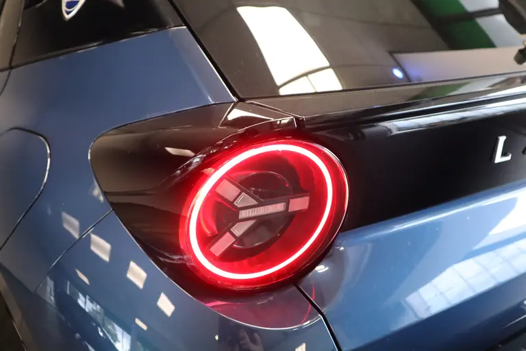 Lancia Ypsilon Edizione Cassina Limitata 51 kWh 5-Drs. Full-led Navigatie Massagestoel afbeelding 5