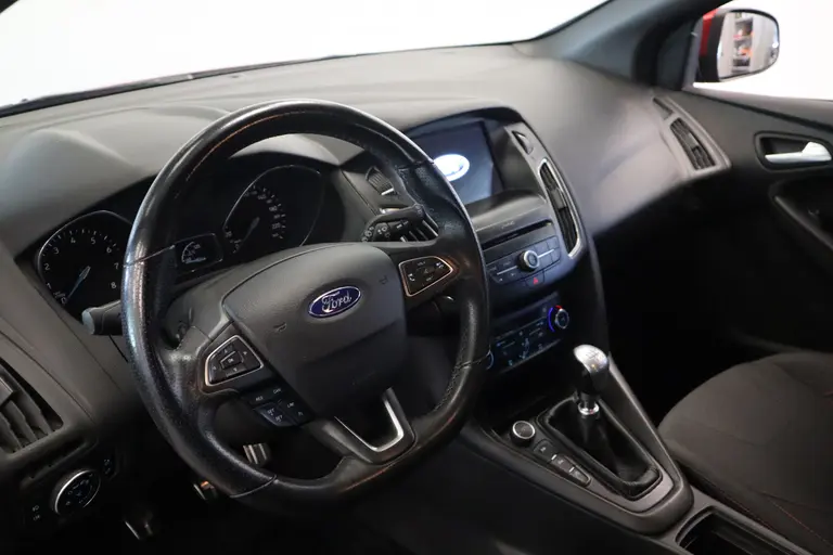 Ford FOCUS Wagon 1.5 ST-Line Navigatie CruiseControl Trekhaak NAP afbeelding 6