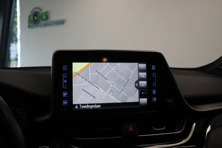 Toyota C-HR 1.8 Hybrid Style Navigatie afneembare trekhaak stoelverwarming JBL Cruise Control afbeelding 14