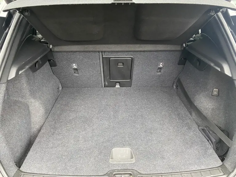 Volvo XC40 2.0 T4 Momentum Navigatie Full-led Trekhaak afbeelding 21