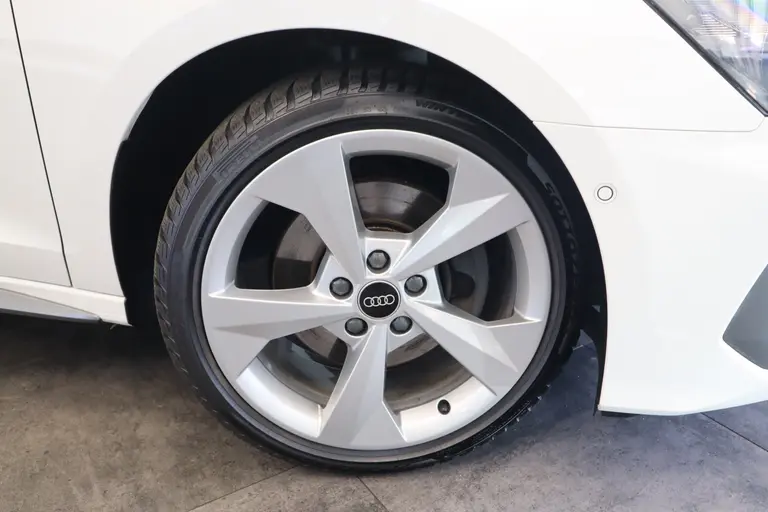 Audi A3 Sportback 40 TFSI e S Line ACC PDC Panoramadak 18''LM afbeelding 4