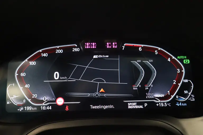 BMW 3-serie 330e High Executive Schuif/kanteldak ACC PDC Navi Co-Pilot HI-FI Laser Led Head-up Leder 20''LM M-Performance afbeelding 26