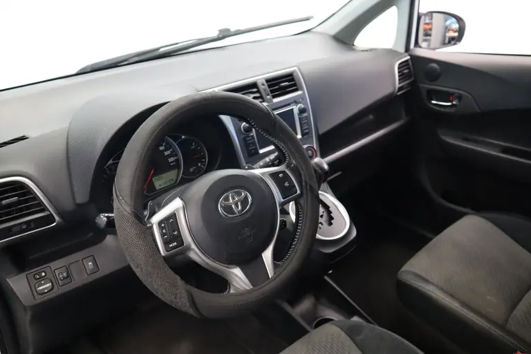 Toyota Verso-S 1.3 VVT-i Comfort Plus Automaat Navigatie Airco CruiseControl afbeelding 6