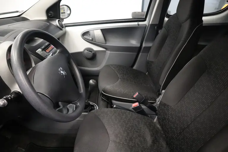 Peugeot 107 1.0-12V Millesim 200 Elektrische ramen Airco NAP! afbeelding 7