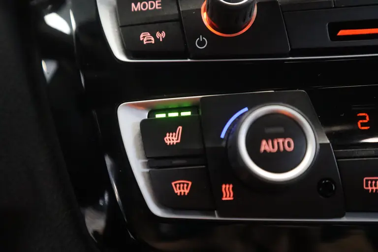 BMW 4 Serie Cabrio 420i High Executive M-sport Leder Head-up Full-led Navigatie afbeelding 22